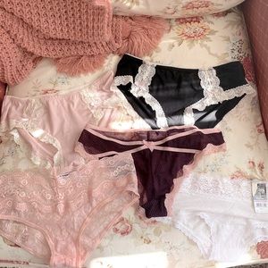 Set of 5 lingerie panties (S/M)